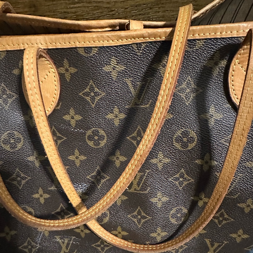 Louie Vuitton Neverfull MM Tote